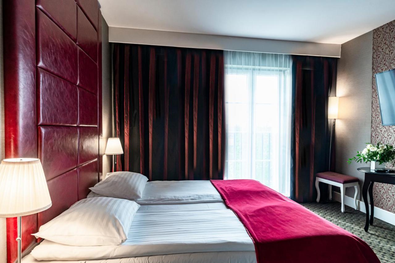 Hotel Lamberton Ołtarzew Εξωτερικό φωτογραφία