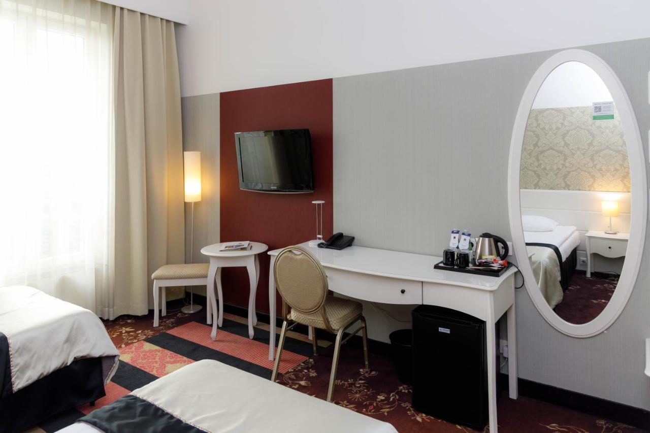 Hotel Lamberton Ołtarzew Εξωτερικό φωτογραφία