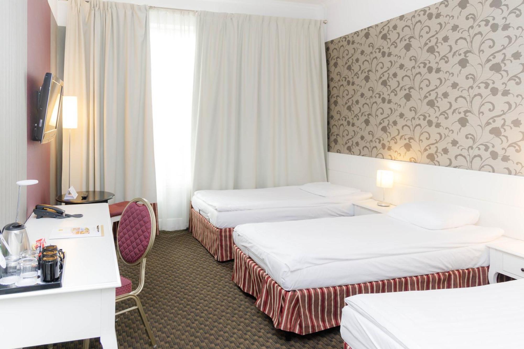Hotel Lamberton Ołtarzew Εξωτερικό φωτογραφία