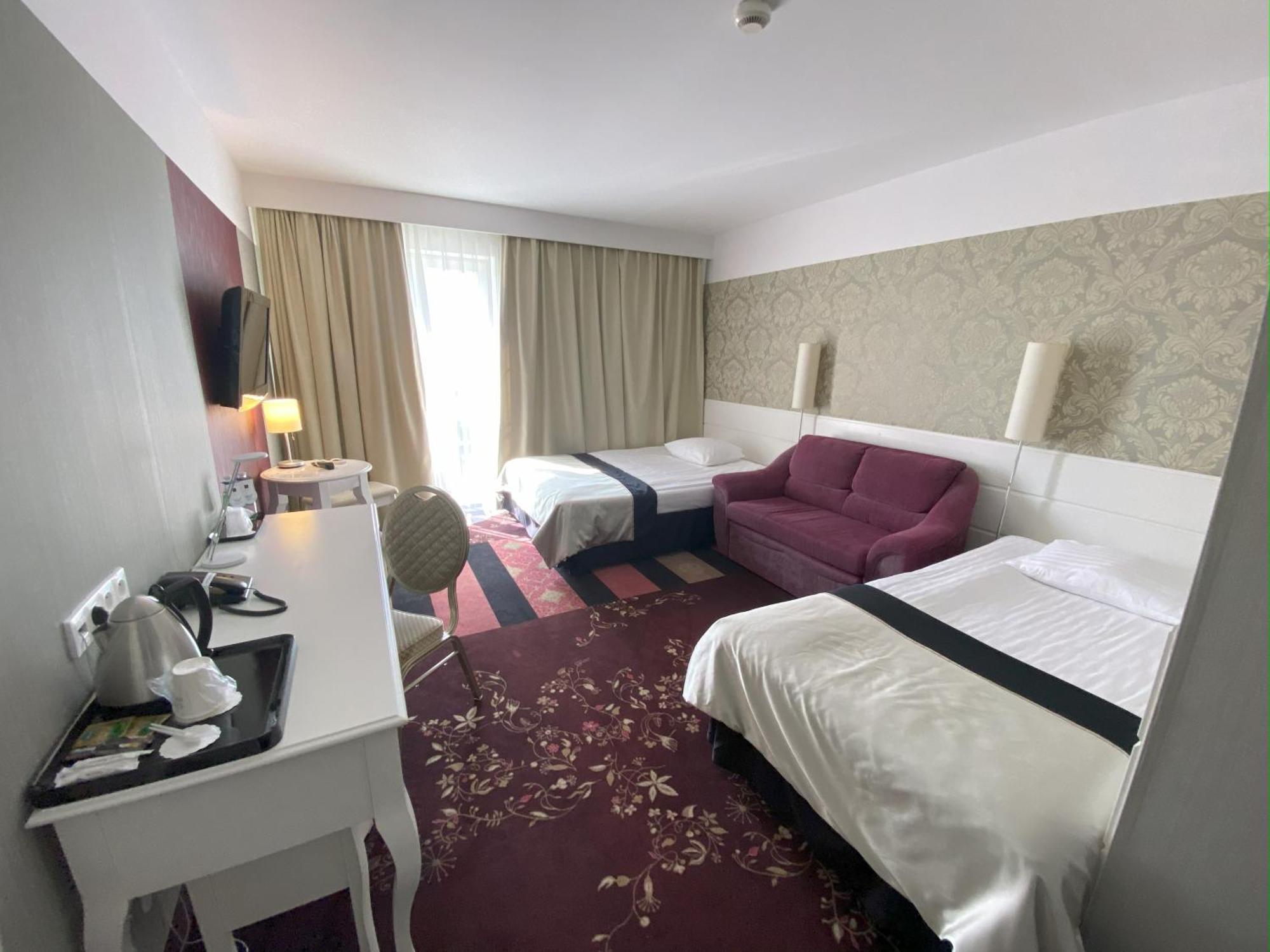 Hotel Lamberton Ołtarzew Εξωτερικό φωτογραφία