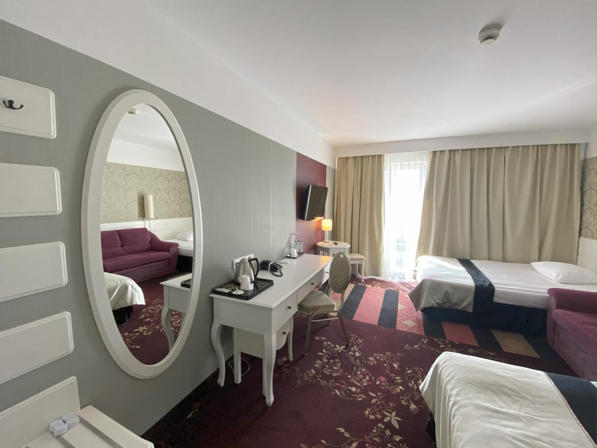 Hotel Lamberton Ołtarzew Εξωτερικό φωτογραφία