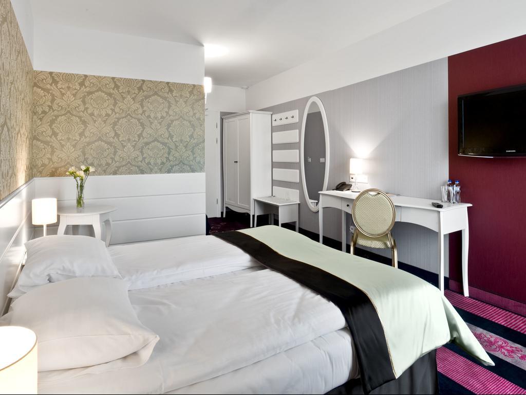 Hotel Lamberton Ołtarzew Εξωτερικό φωτογραφία