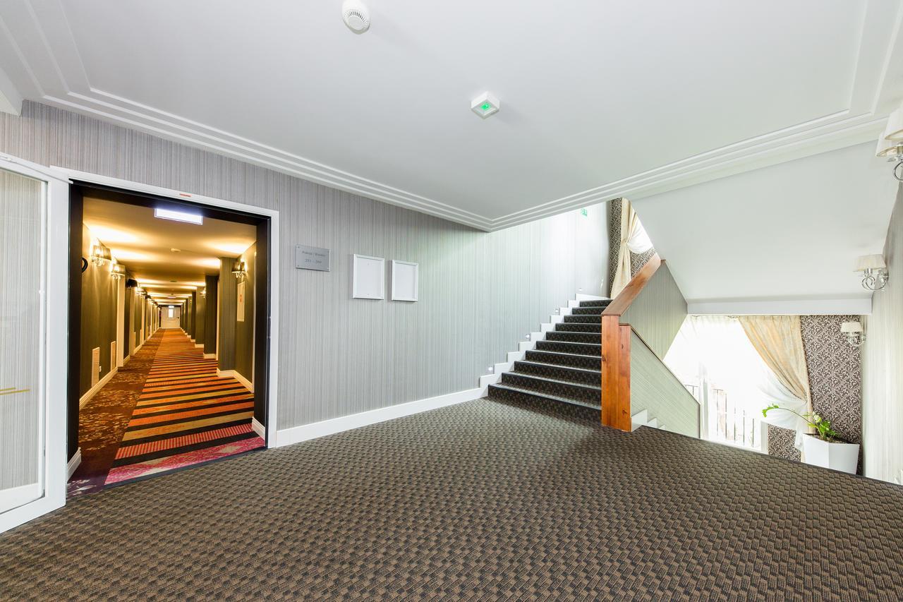 Hotel Lamberton Ołtarzew Εξωτερικό φωτογραφία