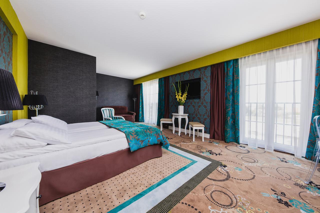 Hotel Lamberton Ołtarzew Εξωτερικό φωτογραφία